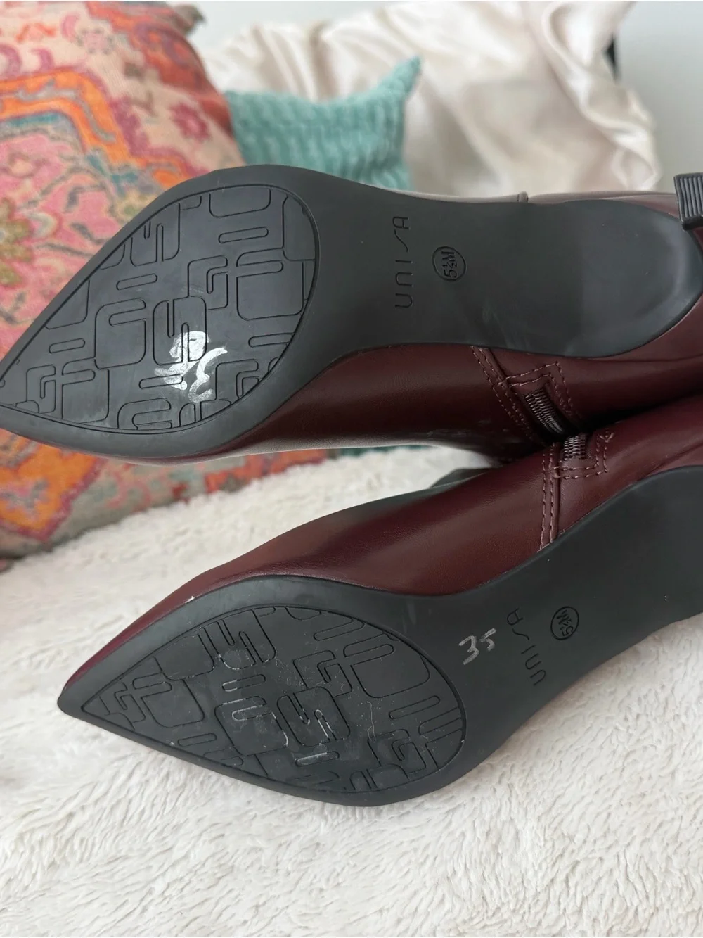 Brand new VINTAGE unisa tall Boots - Burgundy